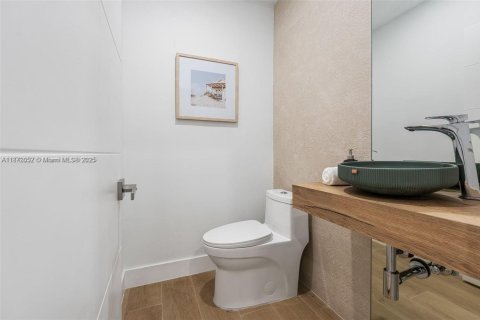 Casa en venta en Miami Shores, Florida, 3 dormitorios, 190.08 m2 № 1950330 - foto 16