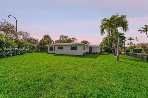 Casa en venta en Miami Shores, Florida, 3 dormitorios, 190.08 m2 № 1950330 - foto 18