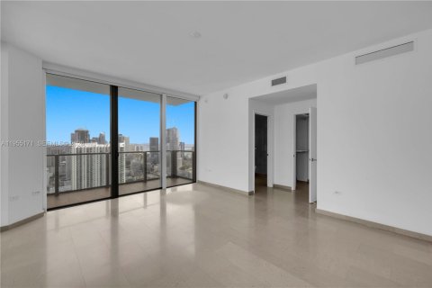 Condo in Miami, Florida, 4 bedrooms  № 2011077 - photo 27