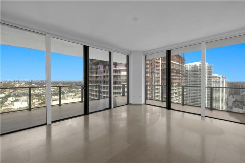 Condo in Miami, Florida, 4 bedrooms  № 2011077 - photo 26