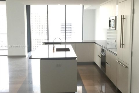 Condo in Miami, Florida, 4 bedrooms  № 2011077 - photo 18