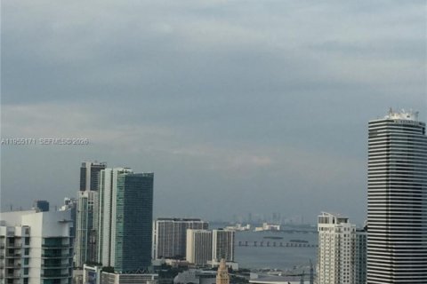 Condo in Miami, Florida, 4 bedrooms  № 2011077 - photo 8