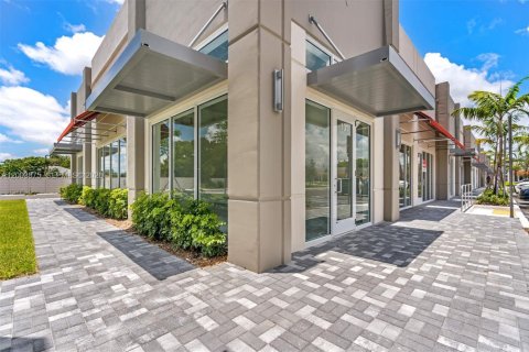 Immobilier commercial à Cooper City, Floride № 2170462