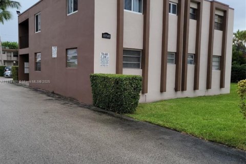 Condominio en alquiler en Sweetwater, Florida, 3 dormitorios, 71.72 m2 № 1969735 - foto 3