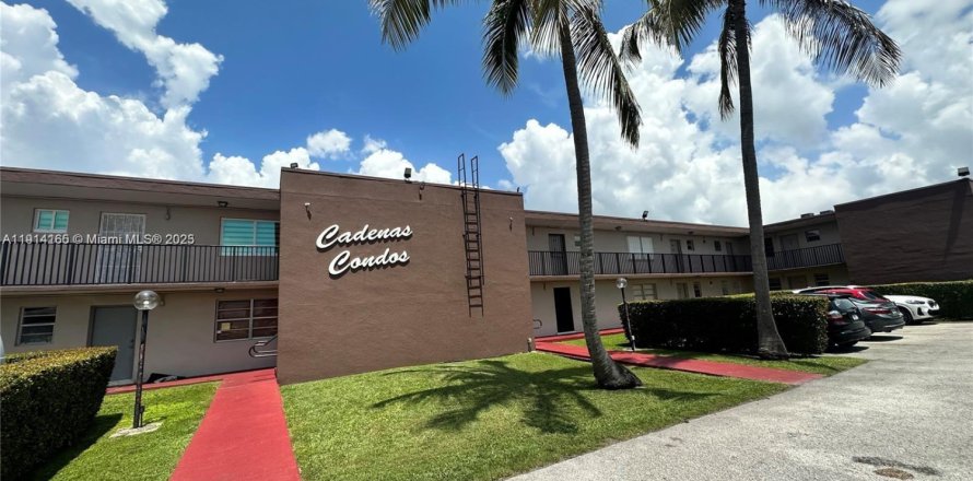 Condominio en Sweetwater, Florida, 3 dormitorios  № 1969735