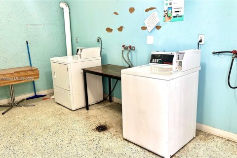 Condominio en alquiler en Sweetwater, Florida, 3 dormitorios, 71.72 m2 № 1969735 - foto 14