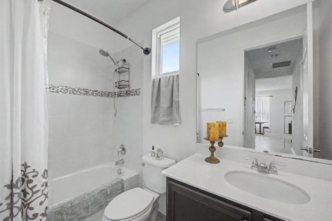 House in Port St. Lucie, Florida 2 bedrooms, 162.3 sq.m. № 2188440 - photo 16
