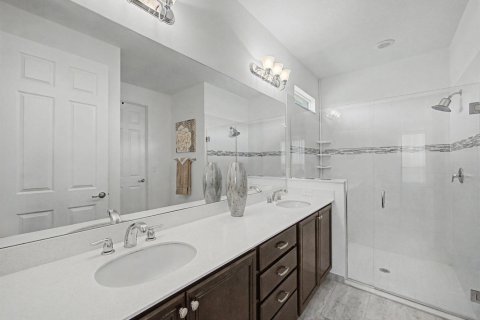 House in Port St. Lucie, Florida 2 bedrooms, 162.3 sq.m. № 2188440 - photo 14