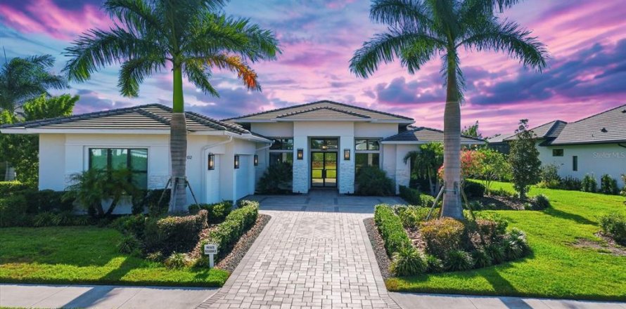 Casa en Bradenton, Florida 3 dormitorios, 327.95 m2 № 2151840