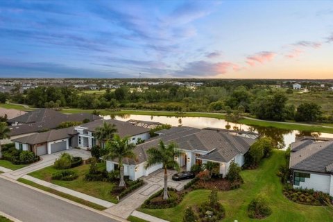 Casa en venta en Bradenton, Florida, 3 dormitorios, 327.95 m2 № 2151840 - foto 5