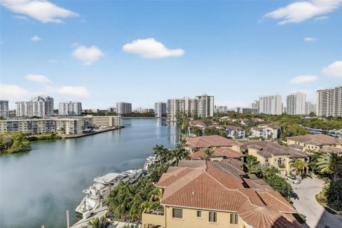 Condo in Aventura, Florida, 3 bedrooms  № 2020084 - photo 16