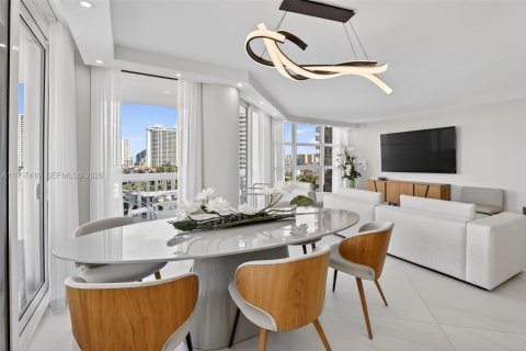 Condo in Aventura, Florida, 3 bedrooms  № 2020084 - photo 14