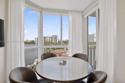 Condo in Aventura, Florida, 3 bedrooms  № 2020084 - photo 11