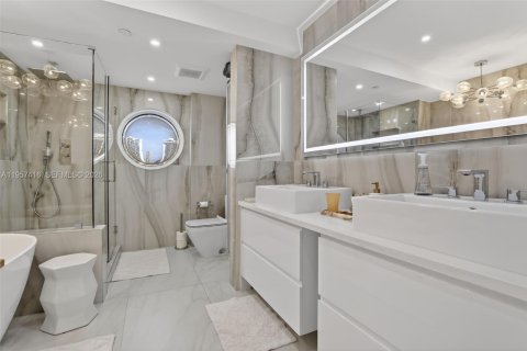 Condo in Aventura, Florida, 3 bedrooms  № 2020084 - photo 23