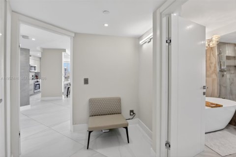 Condo in Aventura, Florida, 3 bedrooms  № 2020084 - photo 18