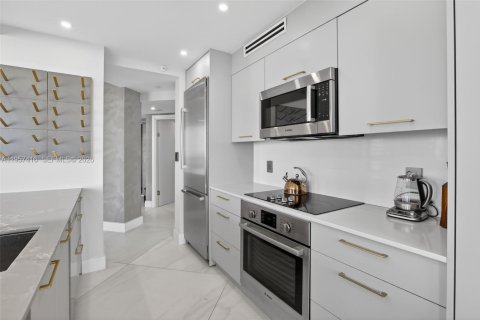 Condo in Aventura, Florida, 3 bedrooms  № 2020084 - photo 13