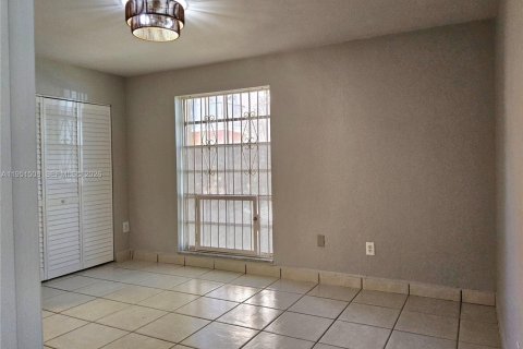 Condominio en alquiler en Miami Lakes, Florida, 2 dormitorios, 85.28 m2 № 2006437 - foto 13