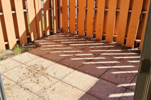 Condominio en alquiler en Miami Lakes, Florida, 2 dormitorios, 85.28 m2 № 2006437 - foto 19