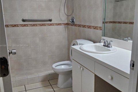 Condominio en alquiler en Miami Lakes, Florida, 2 dormitorios, 85.28 m2 № 2006437 - foto 10