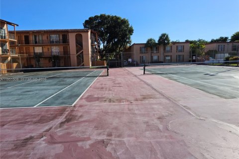 Condominio en alquiler en Miami Lakes, Florida, 2 dormitorios, 85.28 m2 № 2006437 - foto 17