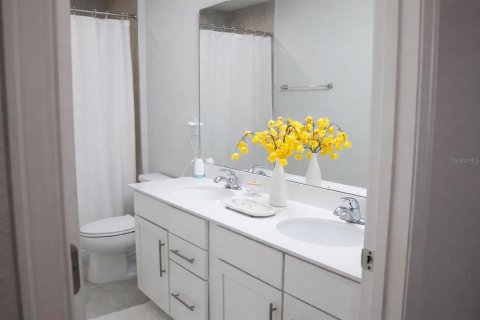 Casa en alquiler en Zephyrhills, Florida, 5 dormitorios, 280.66 m2 № 2092357 - foto 19