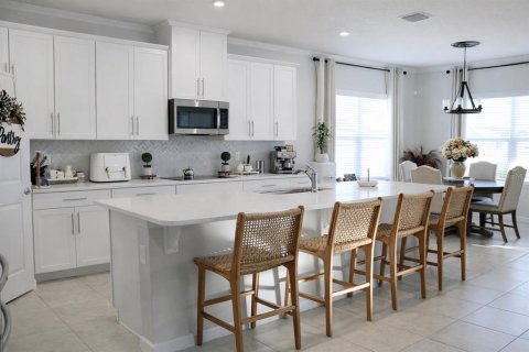 Casa en alquiler en Zephyrhills, Florida, 5 dormitorios, 280.66 m2 № 2092357 - foto 2