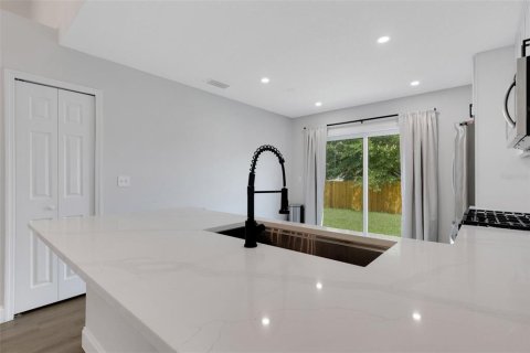 House in Davenport, Florida 3 bedrooms, 132.94 sq.m. № 1906538 - photo 11