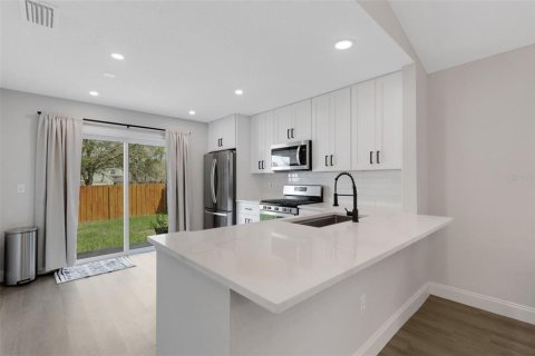 House in Davenport, Florida 3 bedrooms, 132.94 sq.m. № 1906538 - photo 9