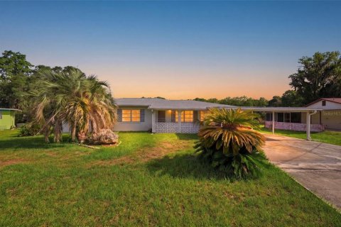 Casa en Inverness, Florida 3 dormitorios, 147.34 m2 № 2214204