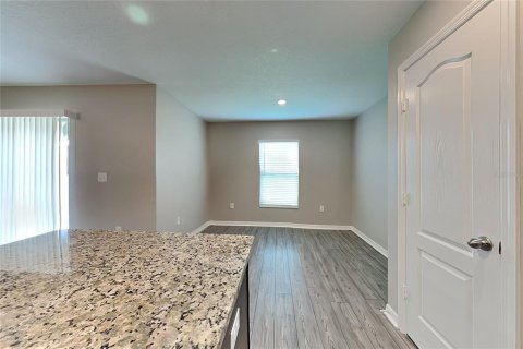 Villa ou maison à louer à Lakeland, Floride: 3 chambres, 130.16 m2 № 2418770 - photo 5