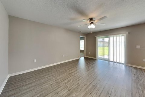 Villa ou maison à louer à Lakeland, Floride: 3 chambres, 130.16 m2 № 2418770 - photo 2