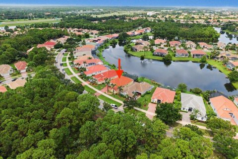 Villa ou maison à vendre à Port St. Lucie, Floride: 3 chambres, 220.46 m2 № 2352545 - photo 3