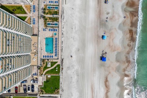 Condominio en venta en Daytona Beach Shores, Florida, 3 dormitorios, 229.93 m2 № 2279996 - foto 2