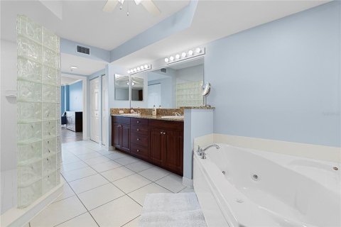 Condominio en venta en Daytona Beach Shores, Florida, 3 dormitorios, 229.93 m2 № 2279996 - foto 25