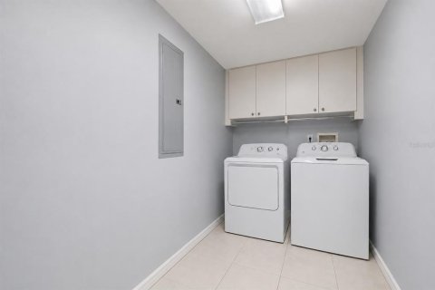 Condominio en venta en Daytona Beach Shores, Florida, 3 dormitorios, 229.93 m2 № 2279996 - foto 10