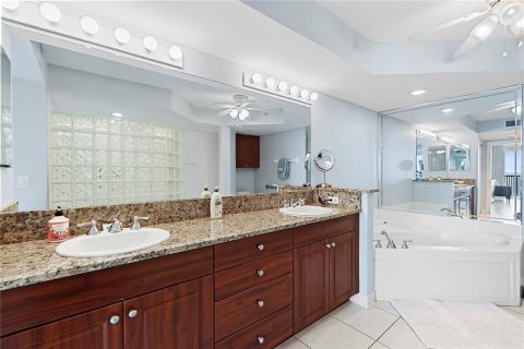 Condominio en venta en Daytona Beach Shores, Florida, 3 dormitorios, 229.93 m2 № 2279996 - foto 24