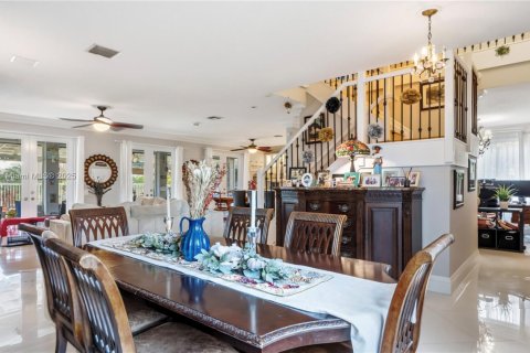 Casa en venta en Weston, Florida, 5 dormitorios, 248.23 m2 № 1966068 - foto 8