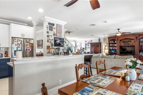 Casa en venta en Weston, Florida, 5 dormitorios, 248.23 m2 № 1966068 - foto 15