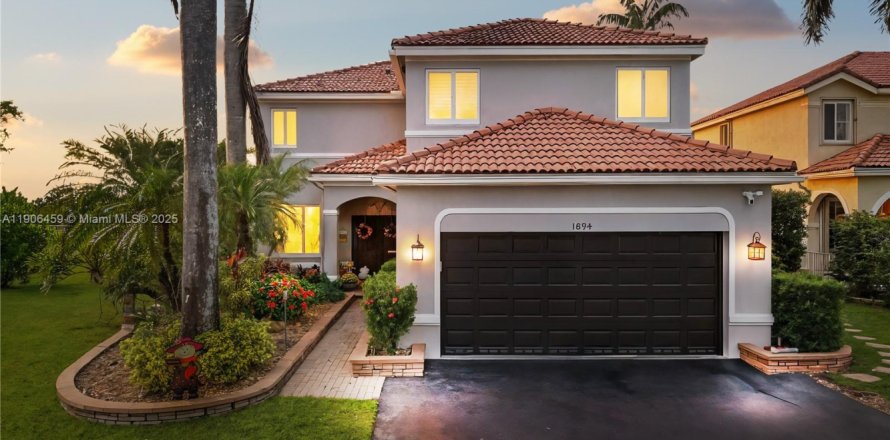 Casa en Weston, Florida 5 dormitorios, 248.23 m2 № 1966068