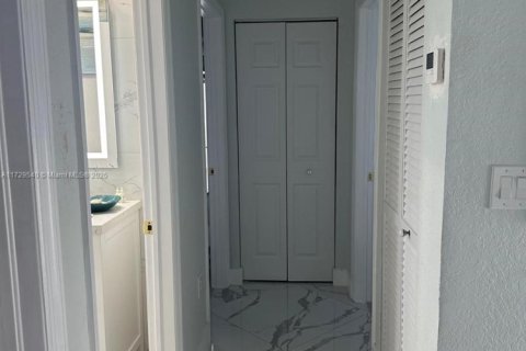 Casa en alquiler en Homestead, Florida, 4 dormitorios, 163.69 m2 № 1934765 - foto 12
