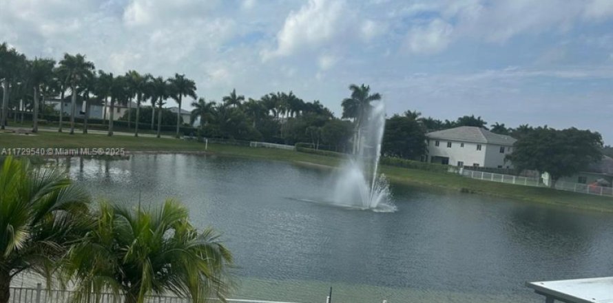 Casa en Homestead, Florida 4 dormitorios, 163.69 m2 № 1934765