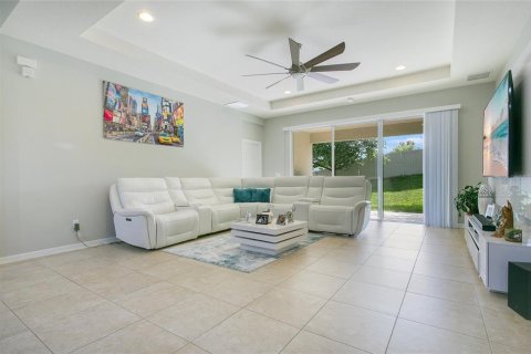 Casa en venta en Winter Garden, Florida, 5 dormitorios, 266.44 m2 № 2232184 - foto 3