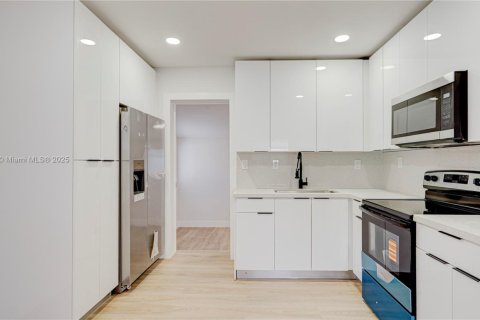 Casa en venta en Lauderhill, Florida, 3 dormitorios, 77.67 m2 № 1962178 - foto 5