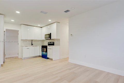 Casa en venta en Lauderhill, Florida, 3 dormitorios, 77.67 m2 № 1962178 - foto 6