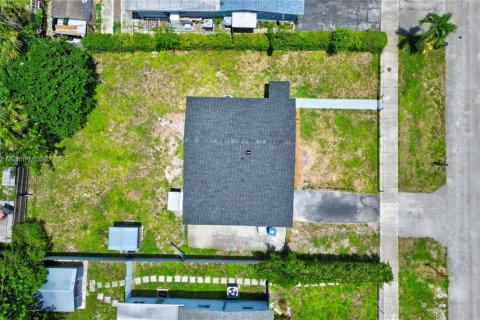 Casa en venta en Lauderhill, Florida, 3 dormitorios, 77.67 m2 № 1962178 - foto 30