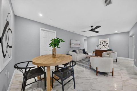 House in Nokomis, Florida 3 bedrooms, 185.34 sq.m. № 2291052 - photo 22