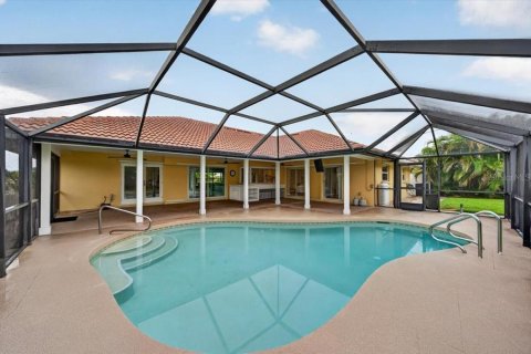 House in Nokomis, Florida 3 bedrooms, 185.34 sq.m. № 2291052 - photo 2