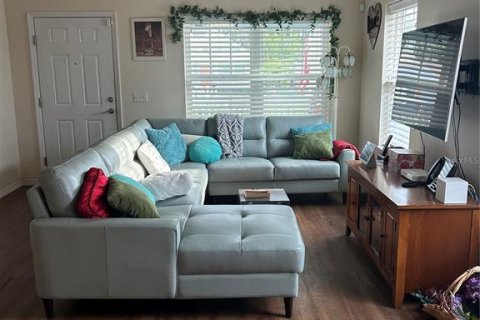 House in Umatilla, Florida 3 bedrooms, 123.47 sq.m. № 1383226 - photo 2