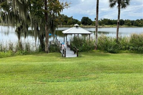 House in Umatilla, Florida 3 bedrooms, 123.47 sq.m. № 1383226 - photo 8