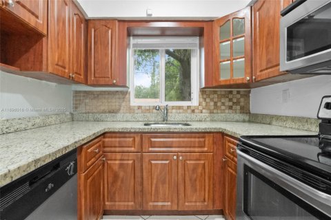 Снять в аренду виллу или дом в Форт-Лодердейл, Флорида 4 спальни, 136.57м2, № 1950293 - фото 8